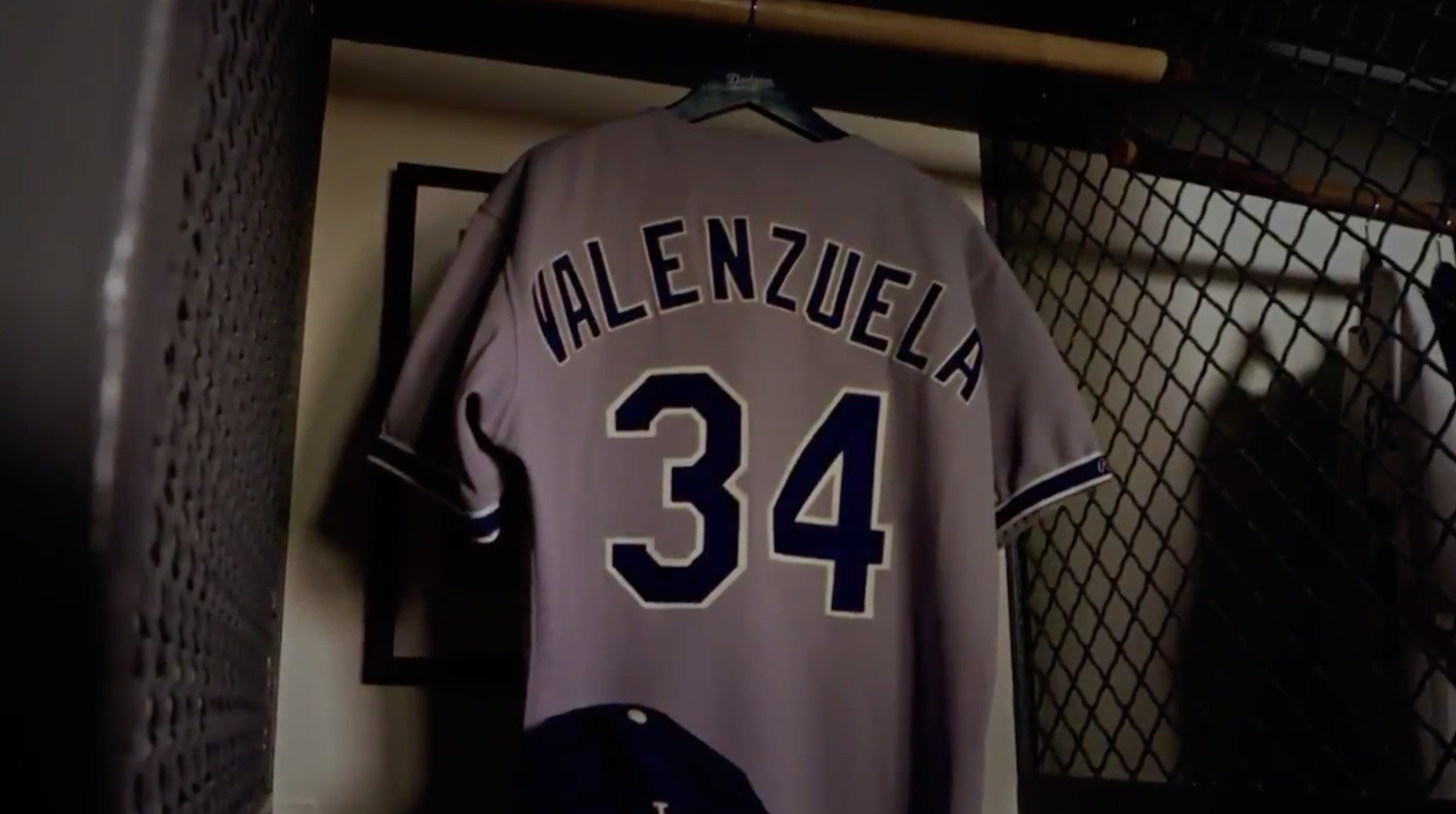 Fernando Valenzuela Inducted In The Legends Of Dodger Baseball Video ...