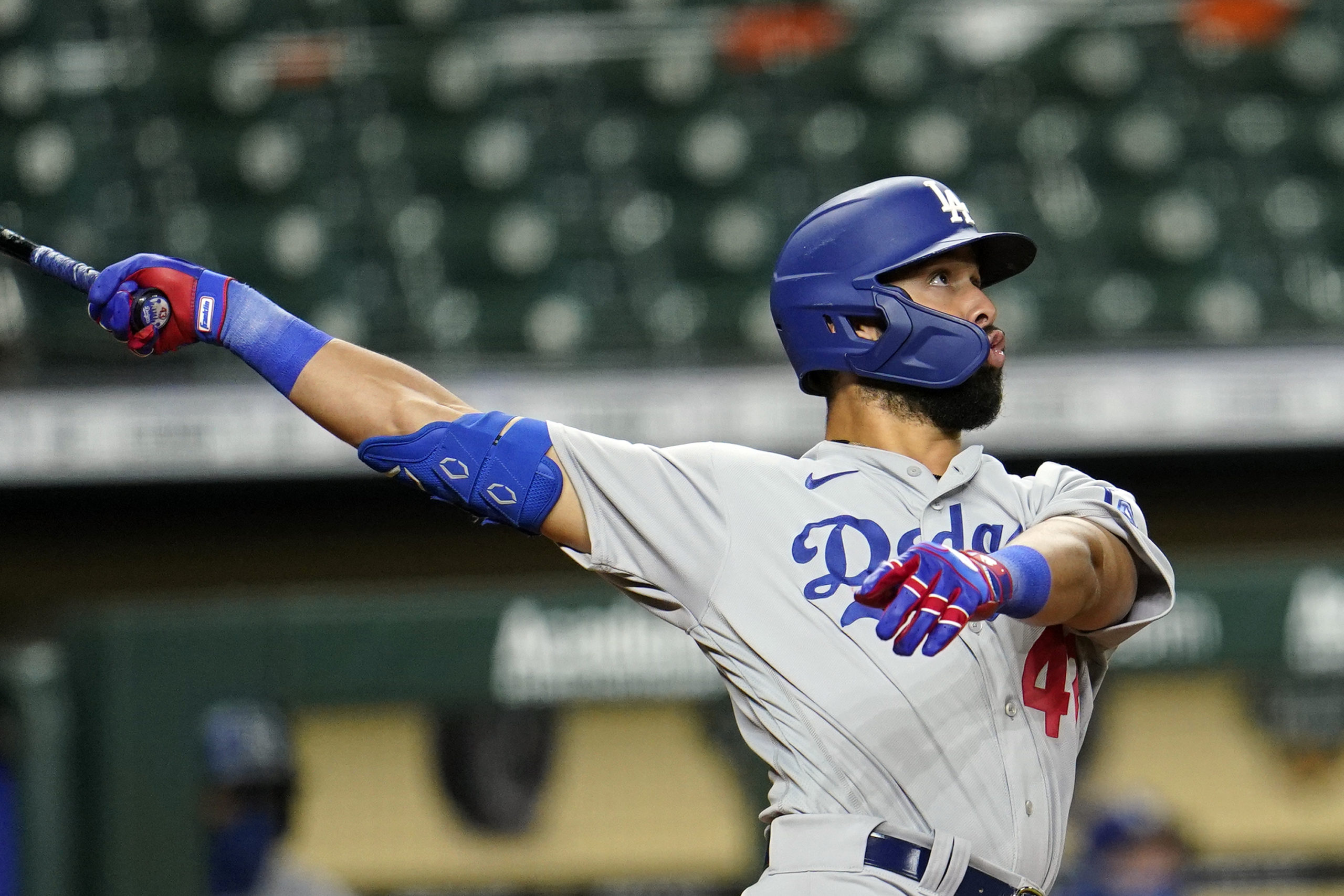 Dodgers: Is a Roster Spot Opening up For Edwin Rios?