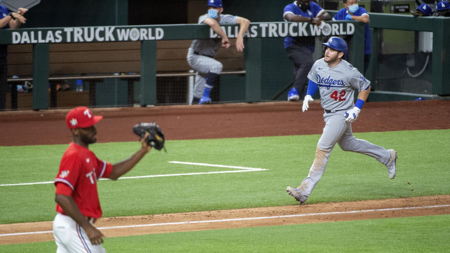 Dodgers' Max Muncy is done taking chances with bouncing balls