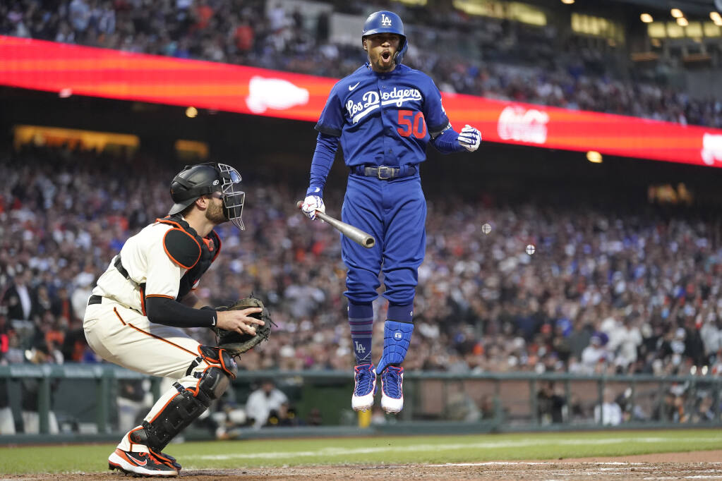 Dodgers-Giants recap: LA loses battle of 'pens in Dodger Stadium